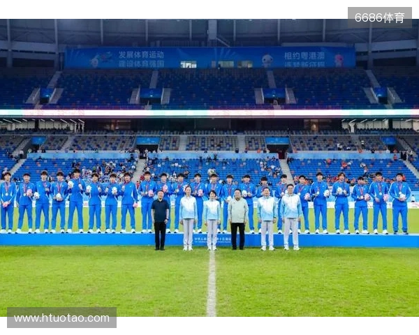 半场战报:曼联1-0热刺,姆伯莫破门,阿马德送助攻