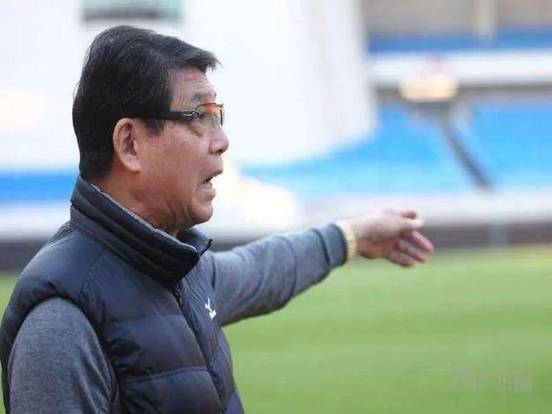 东体谈全运会上海男足逆转新疆：队员盛赞徐根宝关键时刻“敲打”